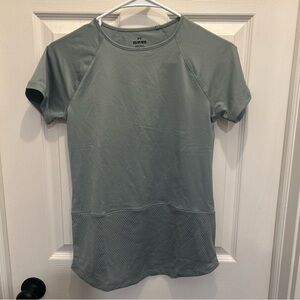 UNDER ARMOUR UA Cut Out BacK Breathelux T-Shirt XS Green Athletic Top Running